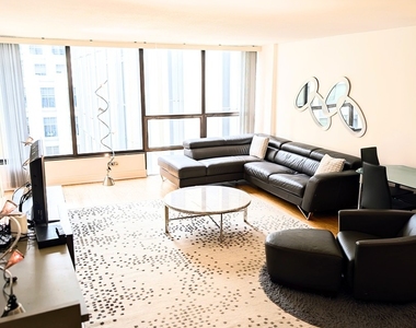 230 E Ontario Street - Photo Thumbnail 5