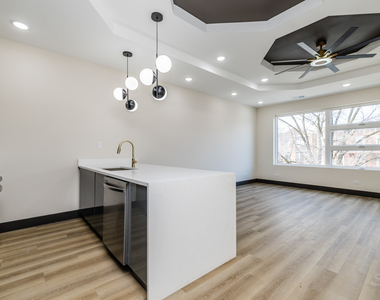 5637 S Prairie Avenue - Photo Thumbnail 5