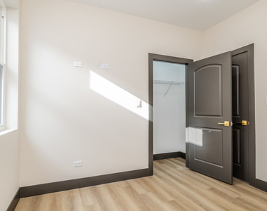 5637 S Prairie Avenue - Photo Thumbnail 11