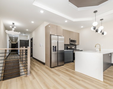 5637 S Prairie Avenue - Photo Thumbnail 7