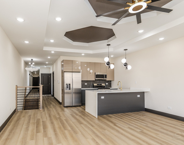 5637 S Prairie Avenue - Photo Thumbnail 8