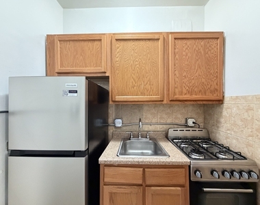 434 W Wellington Avenue - Photo Thumbnail 2