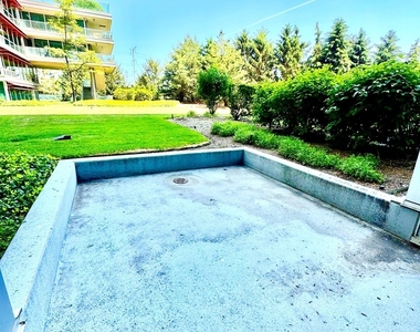 9655 Woods Drive - Photo Thumbnail 21