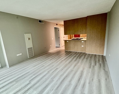 9655 Woods Drive - Photo Thumbnail 12