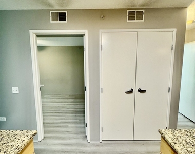 9655 Woods Drive - Photo Thumbnail 8