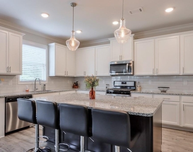 4688 Cantrell Road - Photo Thumbnail 11