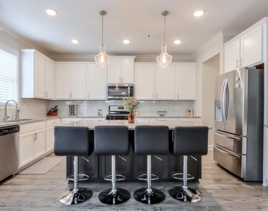 4688 Cantrell Road - Photo Thumbnail 12