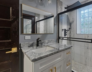 442 E 48th Street - Photo Thumbnail 14