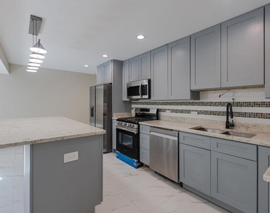 442 E 48th Street - Photo Thumbnail 8