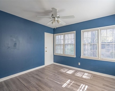 54 Monet Court Nw - Photo Thumbnail 3