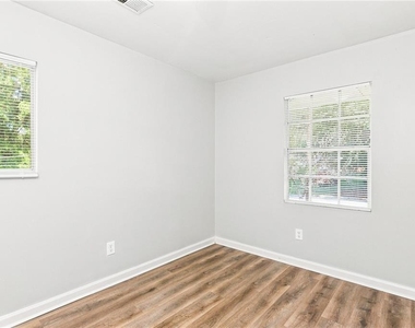 221 Whipporwill Way - Photo Thumbnail 10