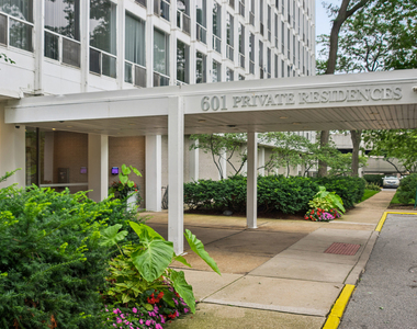 601 E 32nd Street - Photo Thumbnail 1