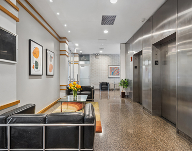 601 E 32nd Street - Photo Thumbnail 2