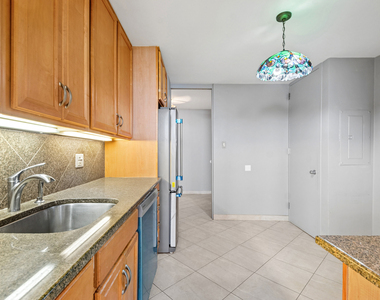 601 E 32nd Street - Photo Thumbnail 10