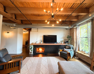 2511 W Moffat Street - Photo Thumbnail 3