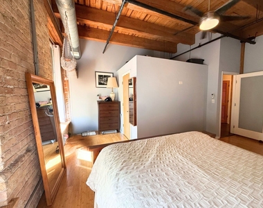 2511 W Moffat Street - Photo Thumbnail 9