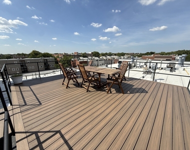 2511 W Moffat Street - Photo Thumbnail 18