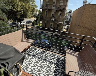 2511 W Moffat Street - Photo Thumbnail 17