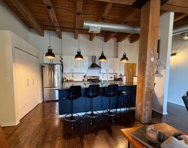 2511 W Moffat Street - Photo Thumbnail 4