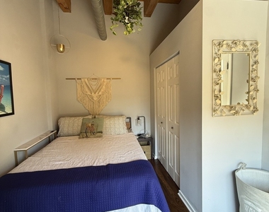 2511 W Moffat Street - Photo Thumbnail 15