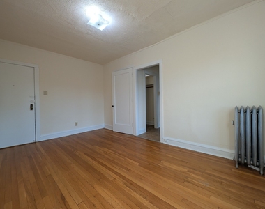 3310 W Schubert Avenue - Photo Thumbnail 4