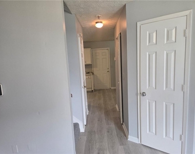 7233 Crestside Drive - Photo Thumbnail 2