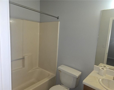 7233 Crestside Drive - Photo Thumbnail 9