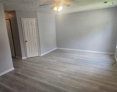 7233 Crestside Drive - Photo Thumbnail 1
