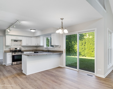 1020 Prairie View Court - Photo Thumbnail 4