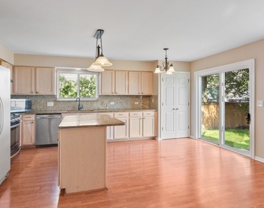 2607 Flagstone Circle - Photo Thumbnail 13