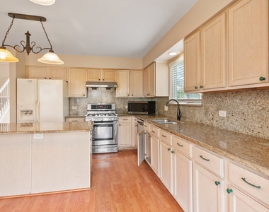 2607 Flagstone Circle - Photo Thumbnail 15
