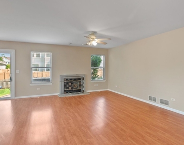 2607 Flagstone Circle - Photo Thumbnail 17