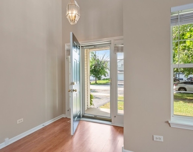 2607 Flagstone Circle - Photo Thumbnail 4