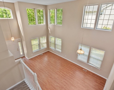 2607 Flagstone Circle - Photo Thumbnail 5