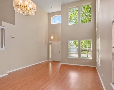 2607 Flagstone Circle - Photo Thumbnail 10