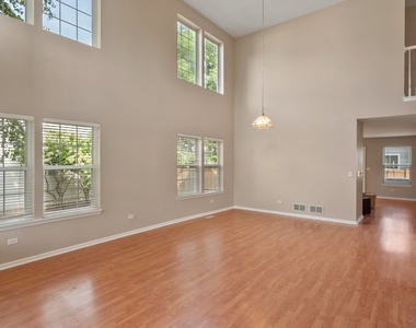 2607 Flagstone Circle - Photo Thumbnail 8