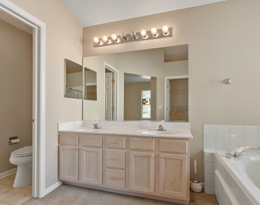2607 Flagstone Circle - Photo Thumbnail 24