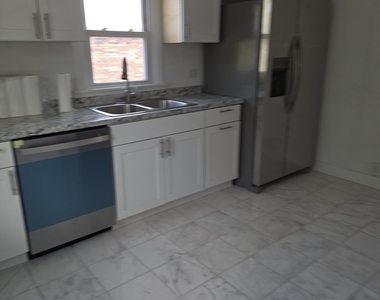 318 W Ogden Avenue - Photo Thumbnail 7