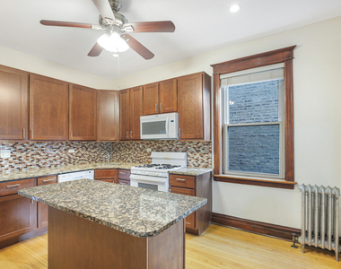 3112 N Davlin Court - Photo Thumbnail 4