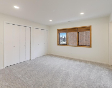 1209 E Davis Street E - Photo Thumbnail 14