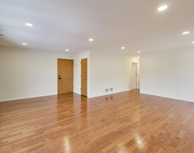 1209 E Davis Street E - Photo Thumbnail 10