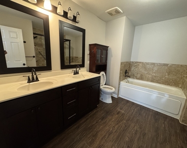 2399 Stoughton Circle - Photo Thumbnail 9