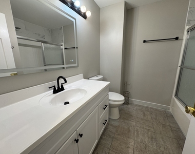 407 Trenton Court - Photo Thumbnail 11