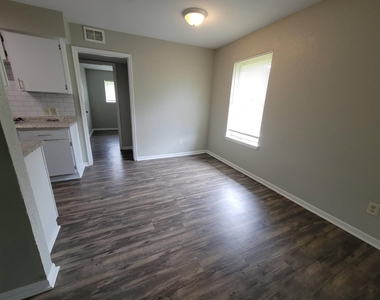 6617 N Lincoln Drive - Photo Thumbnail 7
