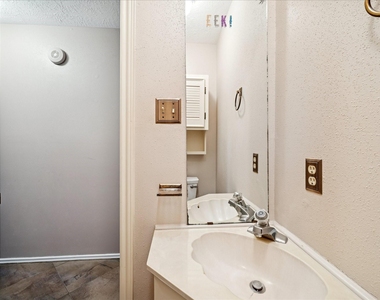 7515 Gold Dust Lane - Photo Thumbnail 9