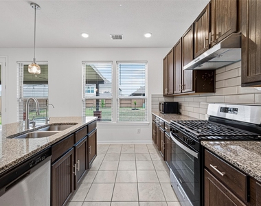 25319 Whitehaven Gate Street - Photo Thumbnail 8