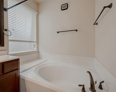 5626 Jay Thrush Drive - Photo Thumbnail 28