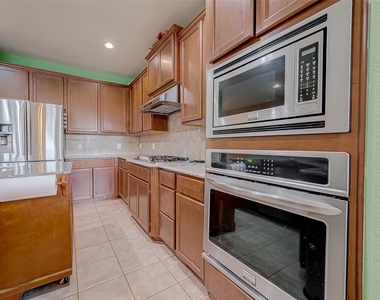 5626 Jay Thrush Drive - Photo Thumbnail 12