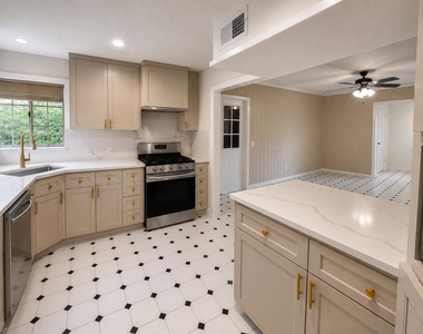 9350 Livernois Road - Photo Thumbnail 5