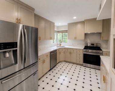 9350 Livernois Road - Photo Thumbnail 4